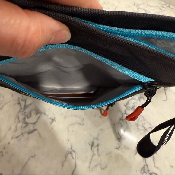 Sherpa I Sadie Black crossbody Messenger Bag with Color block - Picture 5 of 12